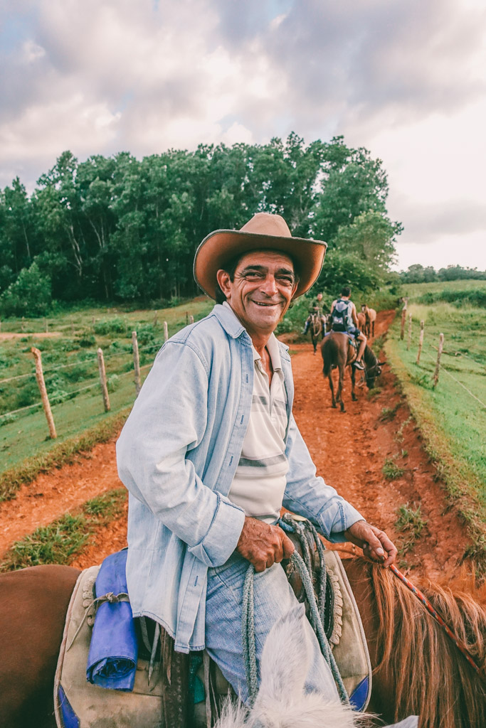 古巴 _Viñales 維尼亞萊斯山谷騎馬趣