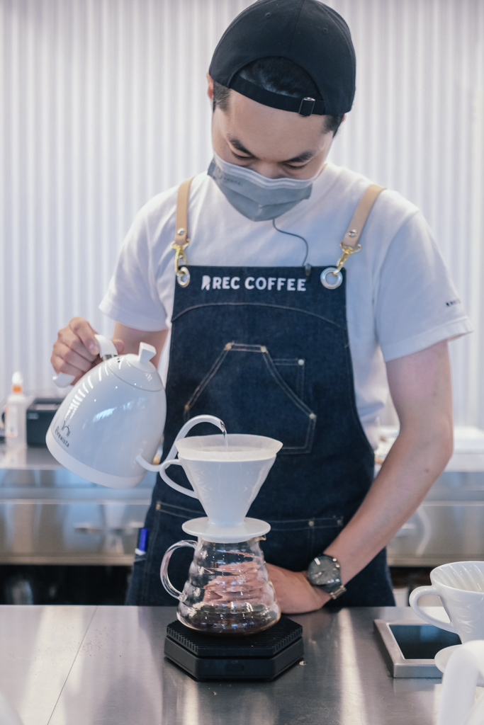 [ 台中 ] REC COFFEE Taiwan / 日本福岡的咖啡冠軍落腳高樓，打造出舒服空間與寬闊視野