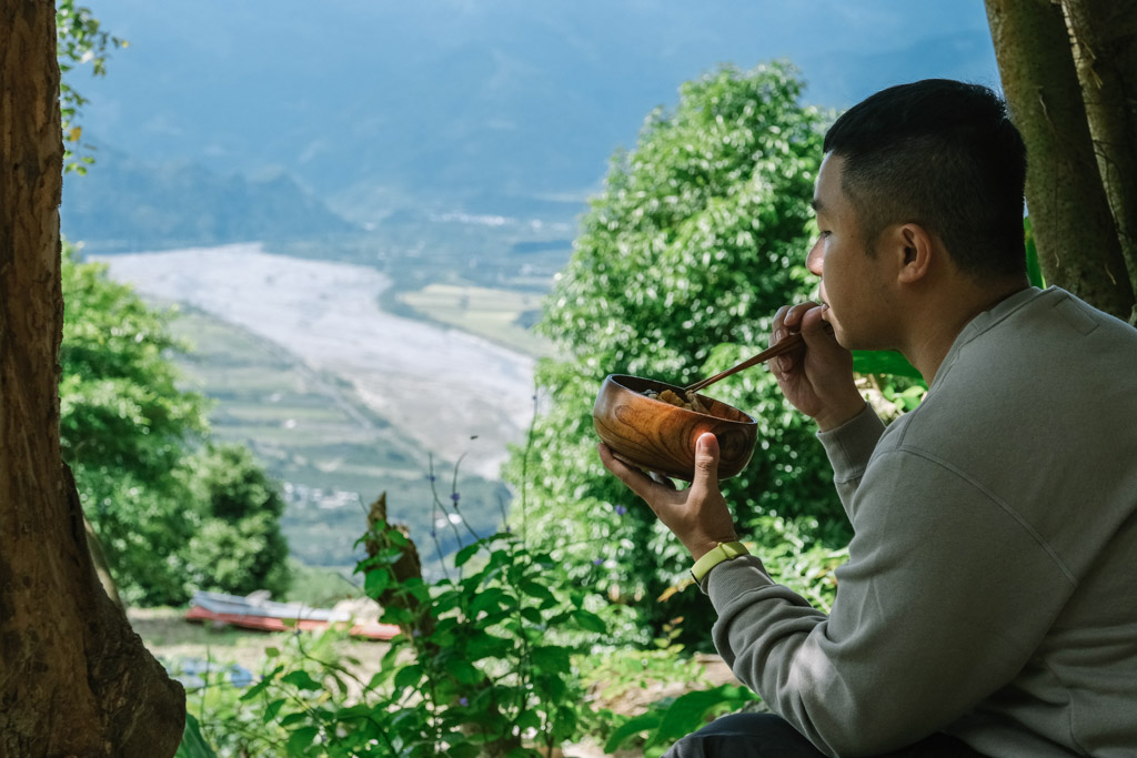 走訪美人山秘境 體驗烤肉、射箭和玩竹筒砲真有趣